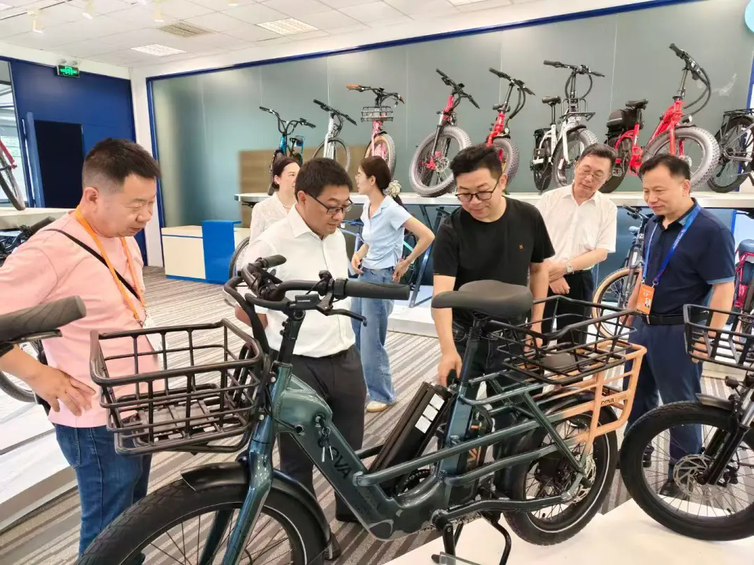 湖北省商务厅领导来宁波市湖北商会考察调研，共谋楚商发展新篇章